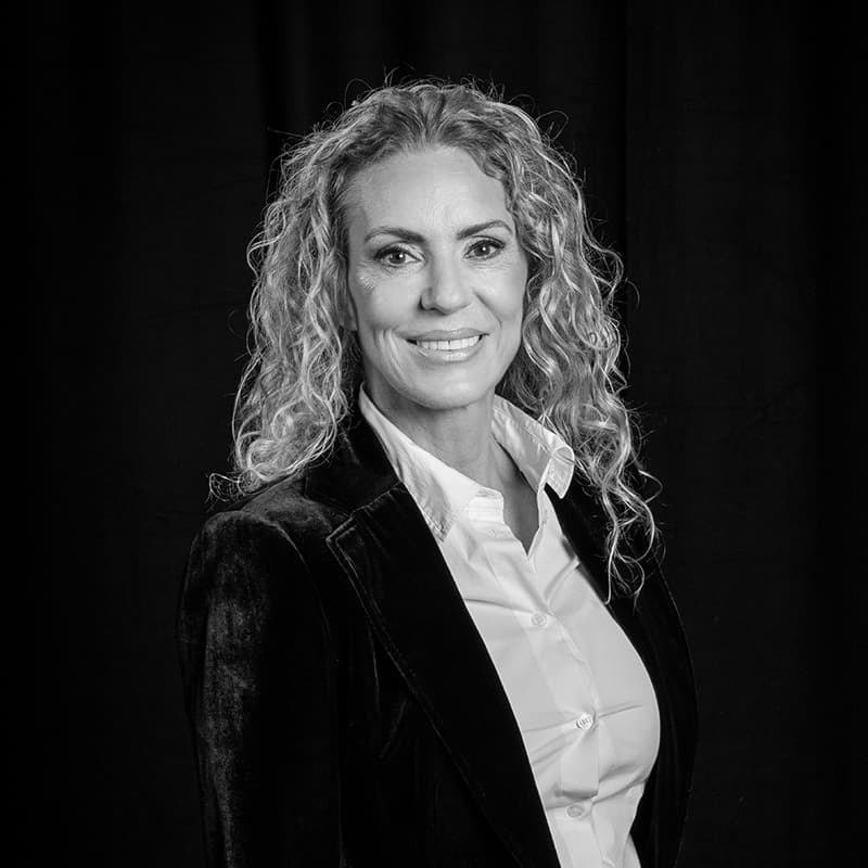 Herdís bw-Herdís bw-img